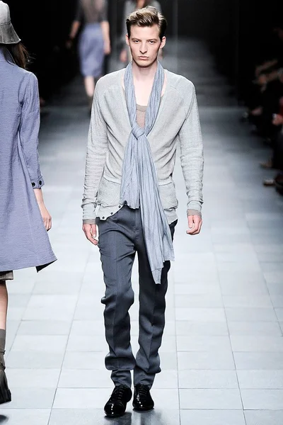 Look 24